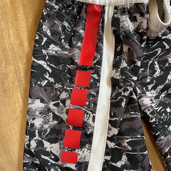 Nike shorts - Picture 7 of 12